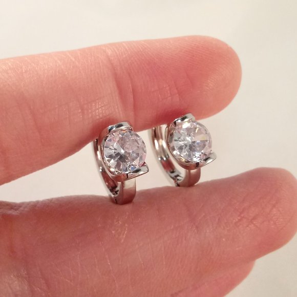Silver Elegant Diamond Zircon Hoop Huggie Earrings 18mm .84ctw each - Picture 4 of 7